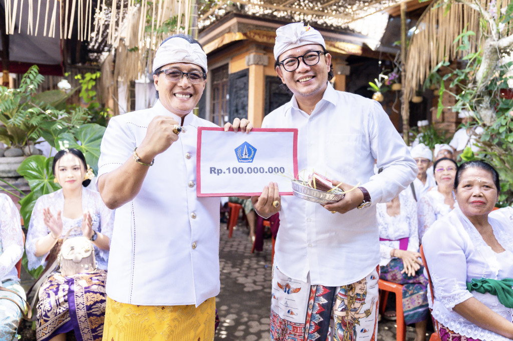 Bupati Giri Prasta Hadiri Padiksan di Griya Simpangan Manuaba, Sandakan